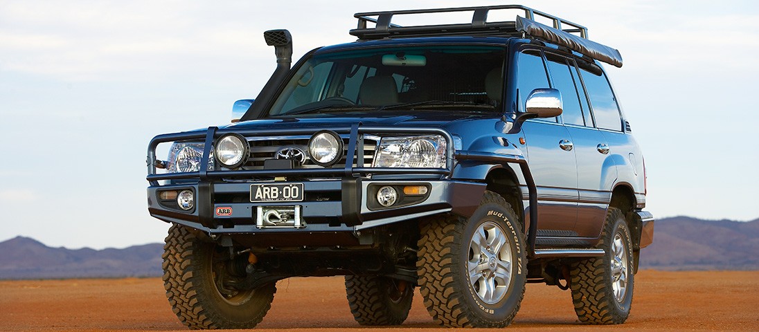 ARB 3413190 силовой передний бампер Deluxe на Toyota Land Cruiser 100 (2002-2007)