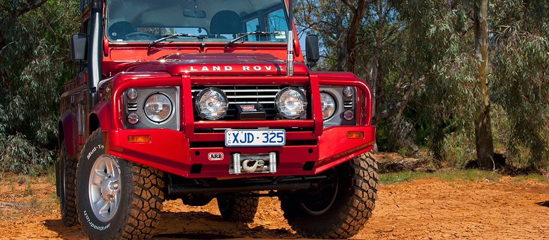 ARB 3432300 силовой передний бампер Deluxe на Land Rover Defender 90 (2009- ), 110 (1983-2008)