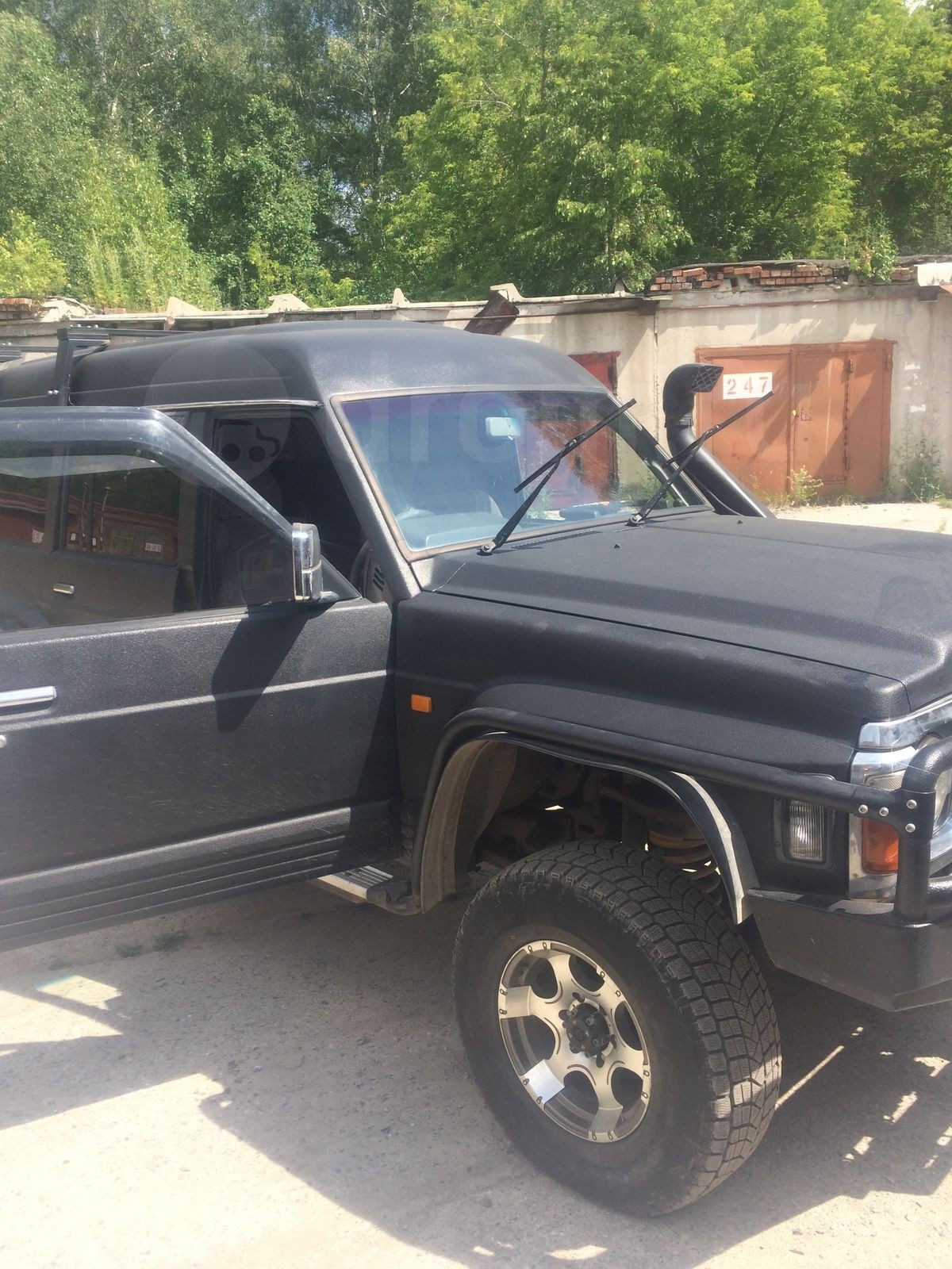 Подготовленный Nissan Safari