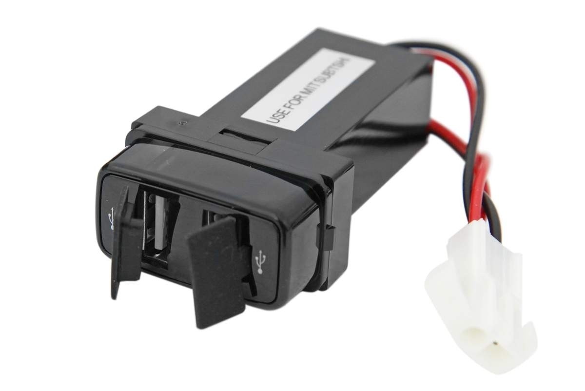 RIF22-4-1013000 розетка USB 3,1A для Mitsubishi 35x17