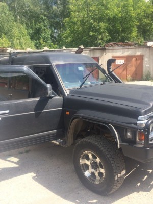 Подготовленный Nissan Safari